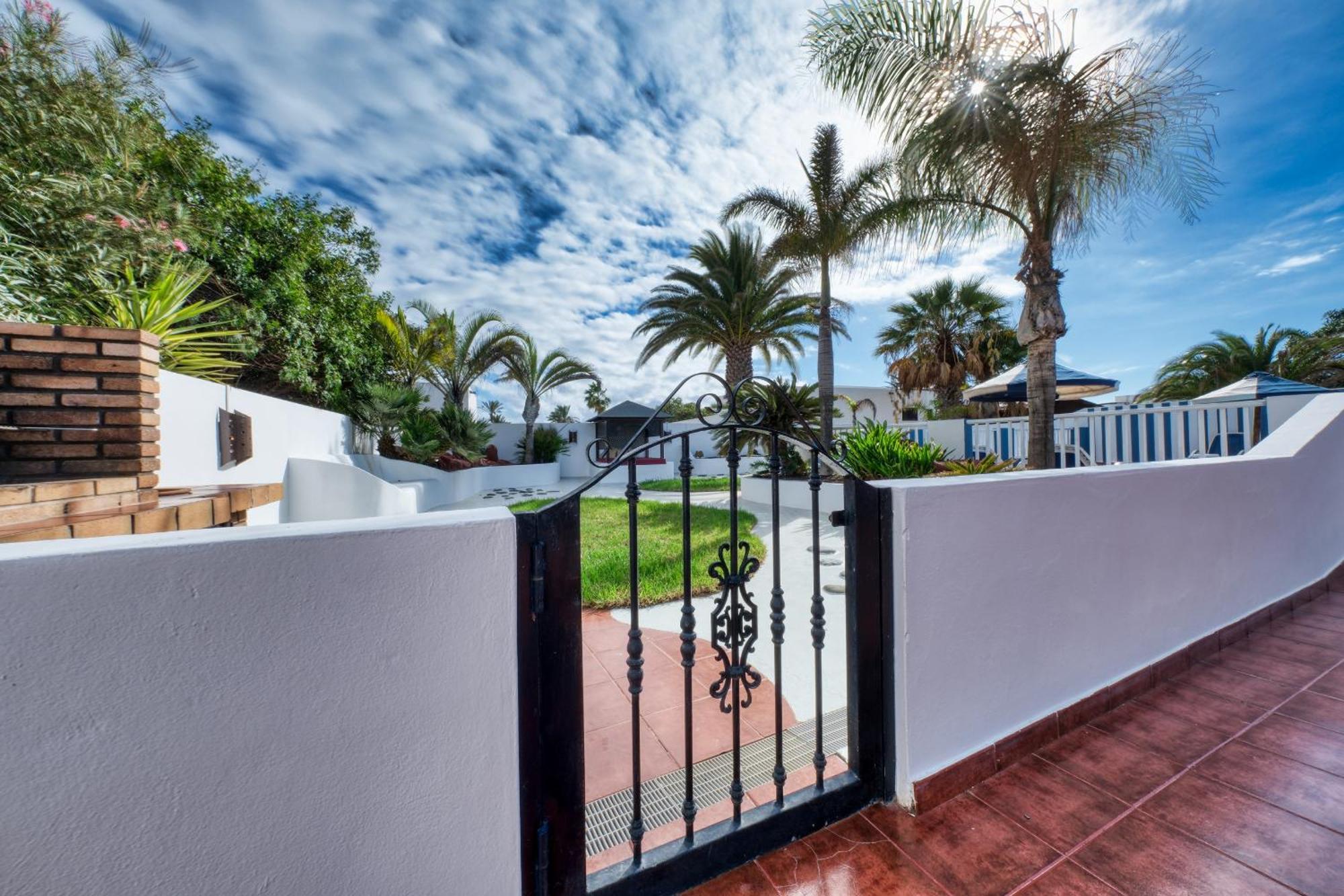 Villa CHAO private heated pool, garden, wifi, A/C Playa Blanca  Esterno foto